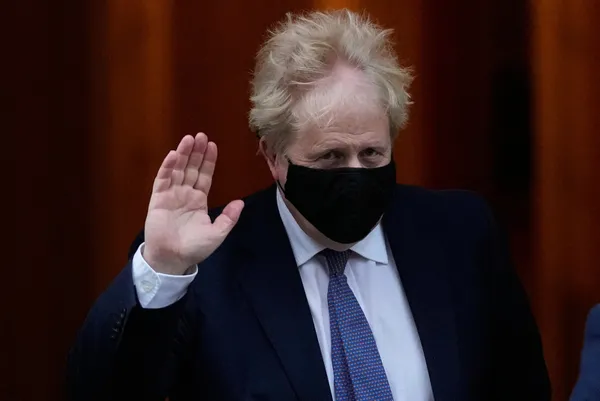 İngiltere'de Başbakan Boris Johnson'ın koltuğu tehlikede! Parlamentoda güven oylaması yapılacak - 1