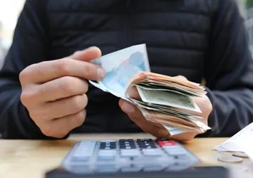 Hükümet emeklilerin yüzünü güldürecek! En düşük emekli maaşı ne kadar olacak? Bayram ikramiyesi artacak mı?