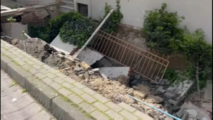 Avcılar'da korkutan olay! Mahalle sakinleri sokağa döküldü - 4