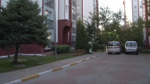 esenyurtta-esini-bogan-adam-karimi-oldurdum-polisi-arayin-1632819053902.jpg Esenyurt’ta eşini boğan adam: Karımı öldürdüm polisi arayın - 1