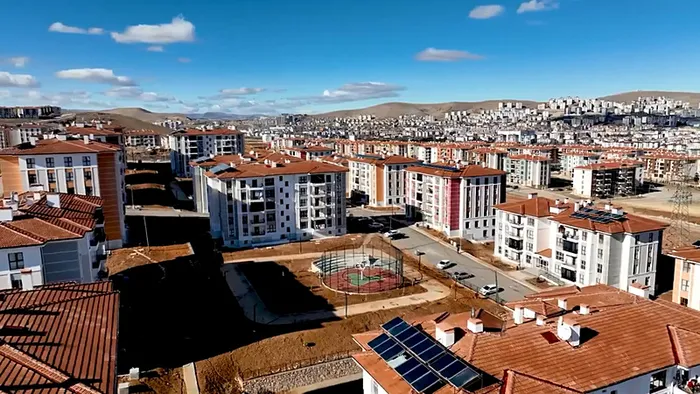bakan-kurum-attigimiz-her-temelde-umut-var-1742459084374.jpg Fotoğraf: DHA