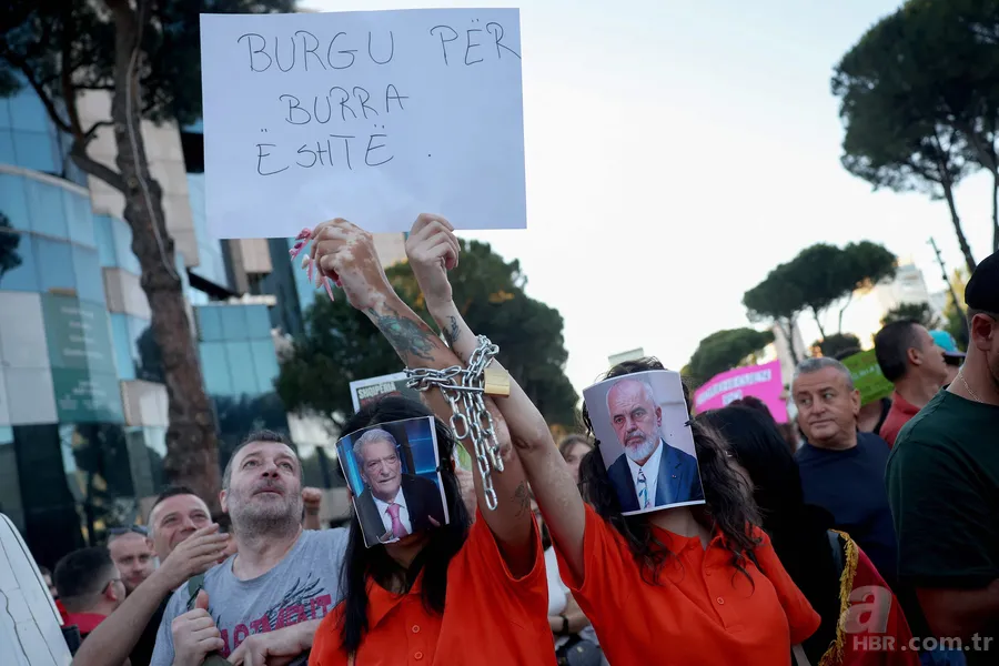 Arnavutluk'ta kanlı ortaklık: Özel Kuvvetleri'ni soykırımcı İsrail eğitecek 9