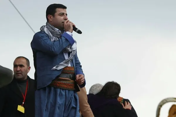 Gara şehidinin babasından Sezgin Tanrıkulu’na Demirtaş tepkisi: O binlerce kişinin katili