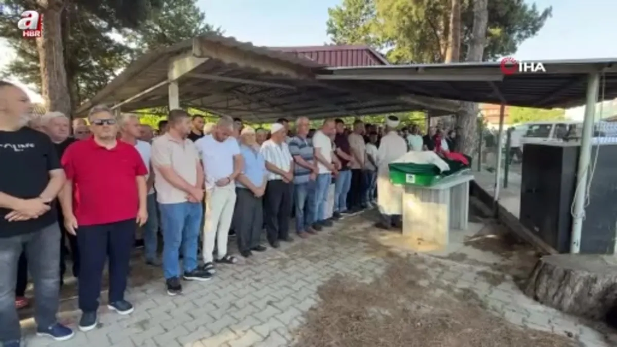 Bıçaklanarak öldürülen 21 yaşındaki genç memleketi Sakarya’da defnedildi