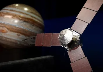 NASA'nın uzay aracı Juno Jüpiter’in yörüngesine yerleşti