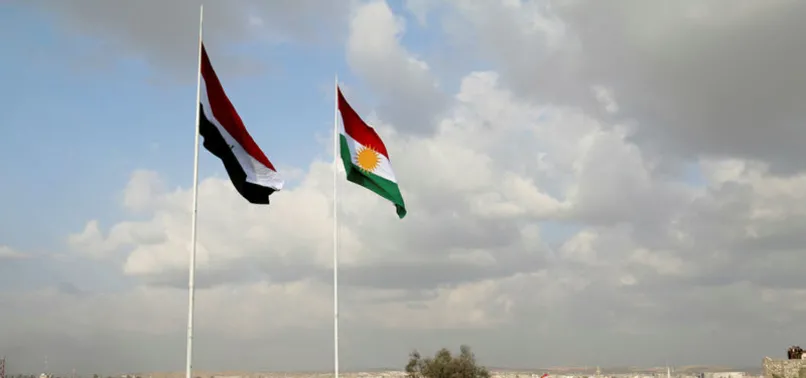 Bayrak krizinde Türklerin dediği oldu