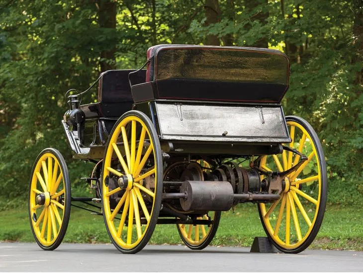 Dünyanın ilk hibrit otomobili: 1896 Armstrong Phaeton