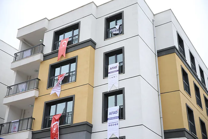Depremzedelerin merakla beklediği haber! Bakan Özhaseki duyurdu! Bütün konutlar 25 Eylül'e kadar teslim edilecek - 5