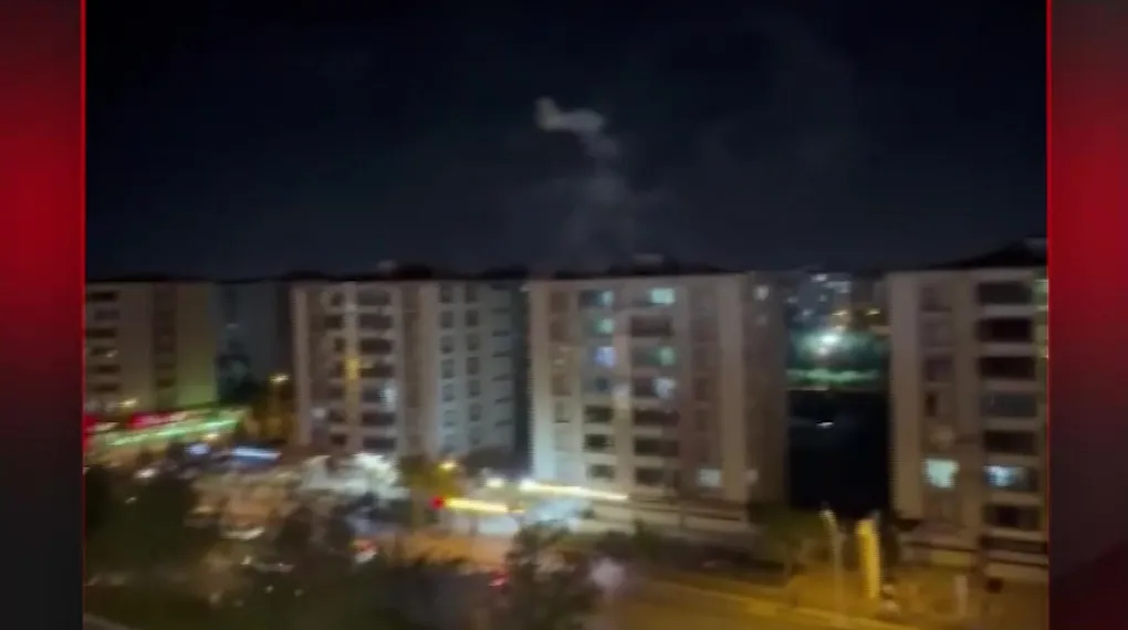 HAVAİ FİŞEK EVİN İÇİNE PATLADI