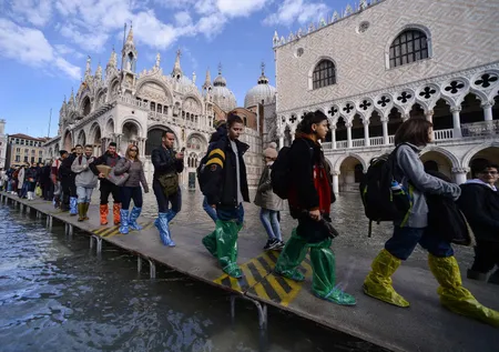 Venedik'e 'ayak bastı' parası! Yoğunluğuna günlük 5 euro çözümü
