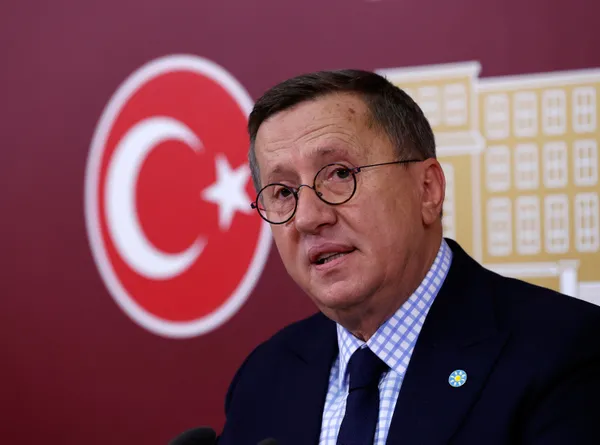 CHP küfürbaz Lütfü Türkkan’ın arkasında! Faik Öztrak’tan vicdanlara sığmayan sözler