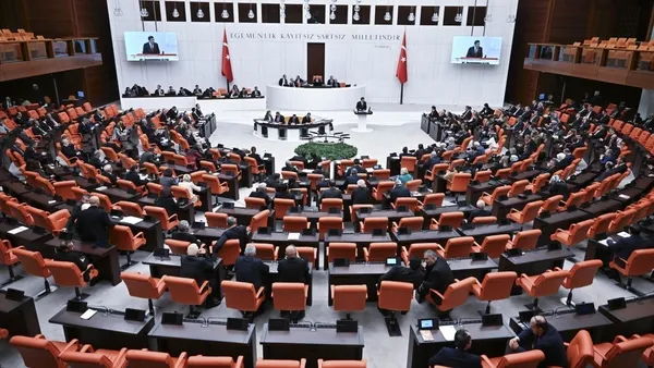 tsk-deniz-unsurlarinin-3-bolgedeki-gorev-suresi-1-yil-uzatildi-1705530824481.jpg TSK deniz unsurlarının 3 bölgedeki görev süresi 1 yıl uzatıldı! - 1
