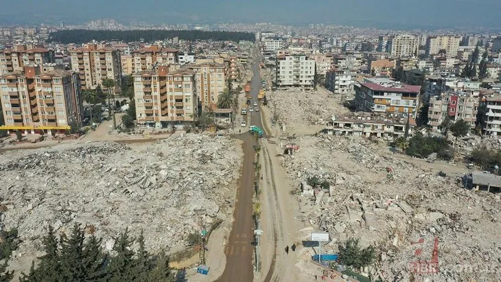 İstanbul depremi uyarıları korkuttu! Asrın felaketi sonrası ünlü isimler ev değiştirme yarışına girdi