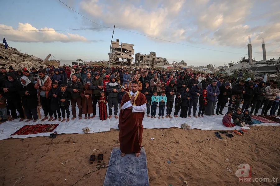 Gazze'de bayram namazı: Üç yıl sonra bir ilk 13