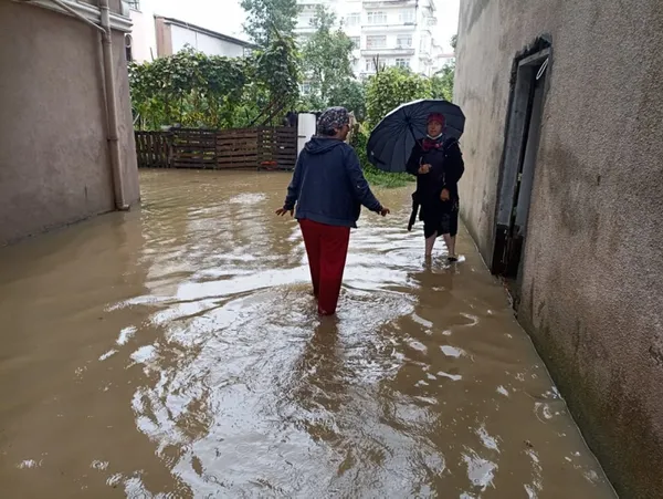 1663155317839.jpg Son dakika: Artvin'de sağanak su baskınlarına neden oldu - 1