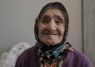 Osmanlı döneminden beri yaşayan Saadet Teyze Erdoğan hayranı: İzlemek için televizyon istedi