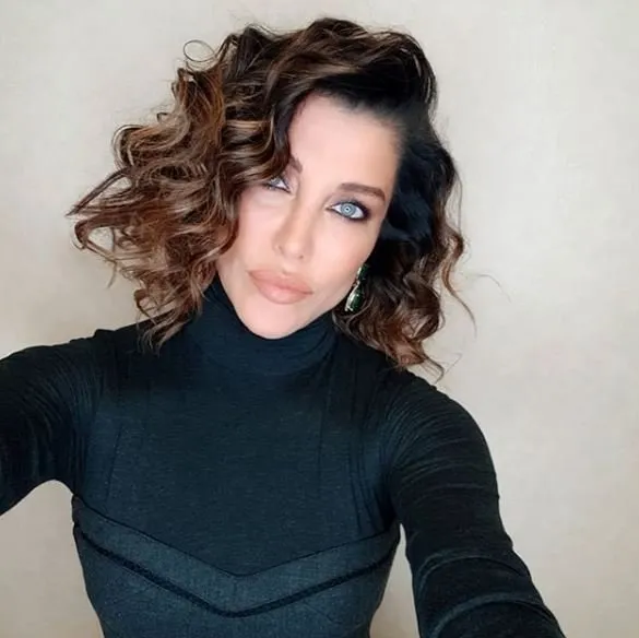 Deniz Akkaya’ya istismar davası! Efe Özbilgin ile yeniden mahkemelik oldu