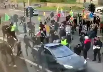 Oslo'da Türk aileye alçak saldırı! Türk bayrağını görmeye bile tahammül edemediler...