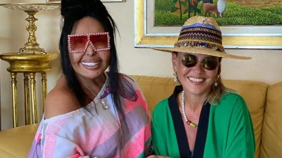 Gülben Ergen ve Bülent Ersoy’un bayram pozu olay oldu