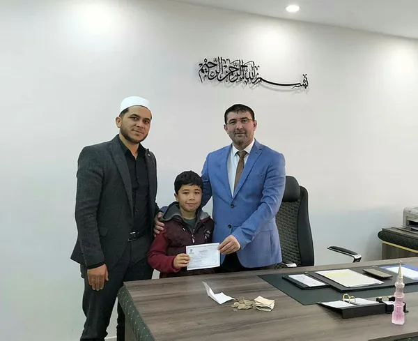 minik-ramazan-kumbarasinda-biriktirdigi-harcliklarini-depremzedeler-icin-bagisladi-1676534512533.jpg Minik Ramazan kumbarasında biriktirdiği harçlıklarını depremzedeler için bağışladı - 1