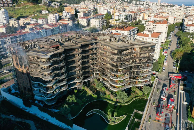 İzmir'de 8 katlı binada büyük yangın! 7 saatin ardından kontrol altına alındı 21