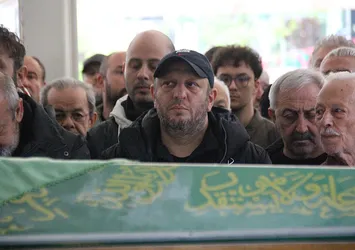 Oyuncu Serkan Keskin'in annesi son yolculuğuna uğurlandı