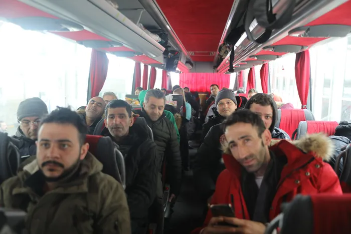 Son dakika: Tahliye edilen Türkler İstanbul'da! Türk vatandaşları için Kiev ve Harkiv’den tren seferi yapılacak - 1