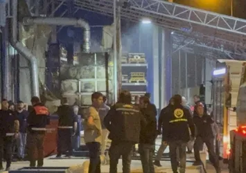 Düzce’de araç yedek parça fabrikasında yangın paniği!