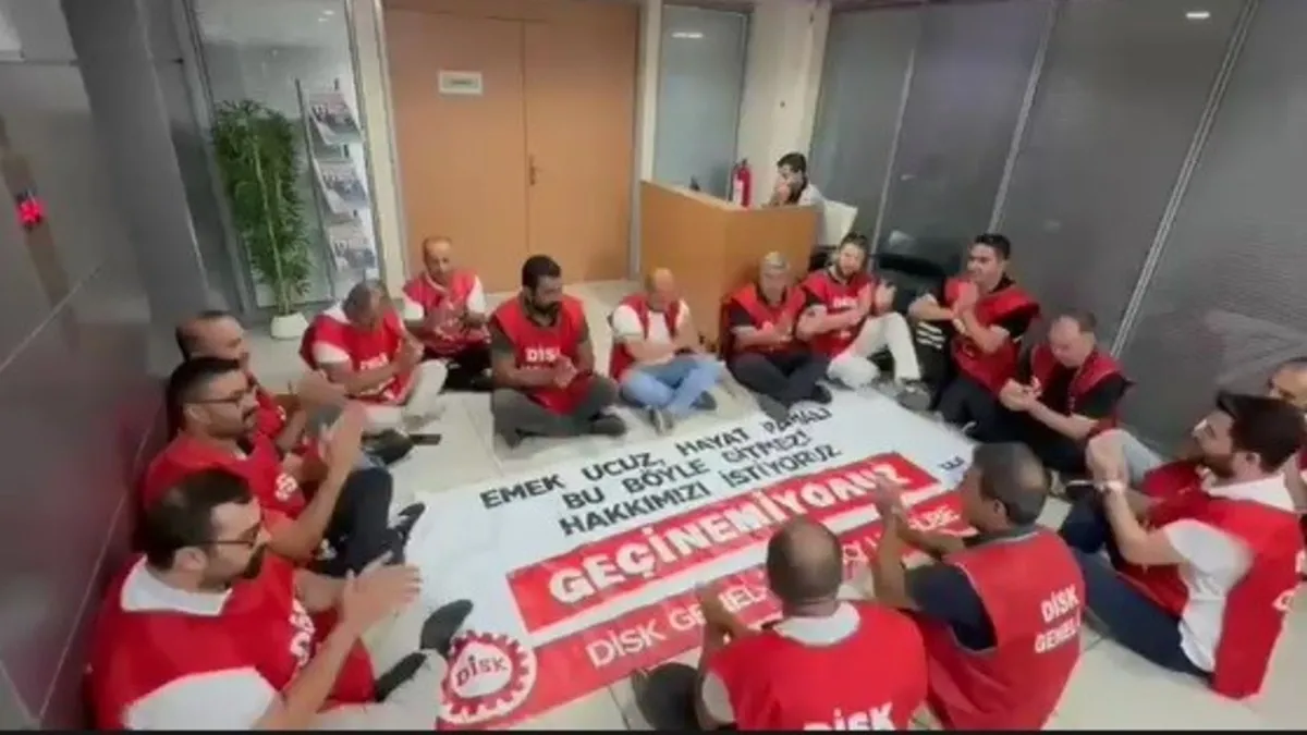 CHP'li Karşıyaka Belediyesi'nde işçi krizi sürüyor! Emekçiler başkanın kapısına dayandı