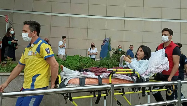 bosanma-surecinde-oldugu-esini-kursun-yagmuruna-dizdi-durusmaya-sedyeyle-geldi-1625749189632.jpg Boşanma sürecinde olduğu eşini kurşun yağmuruna dizdi! Duruşmaya sedyeyle geldi - 1