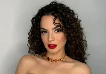 Böyle görüntülendiler: Aslı Bekiroğlu gönlünü ünlü rapçiye kaptırdı!