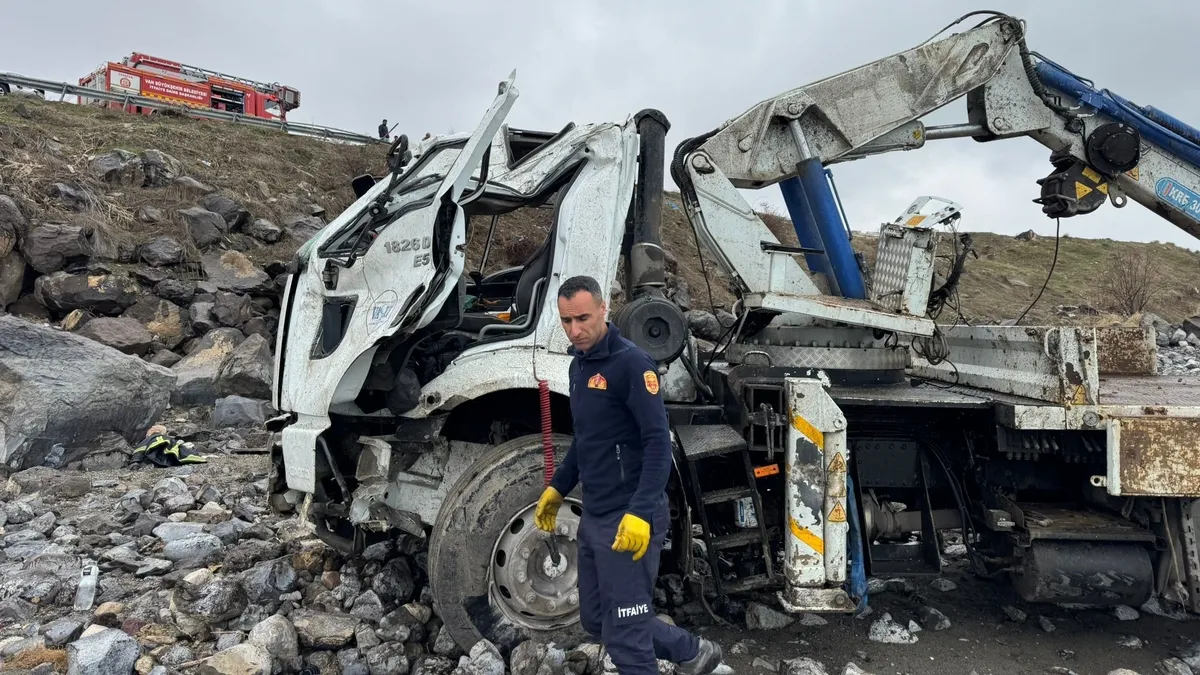 Van'da takla atan vincin sürücüsü ağır yaralandı