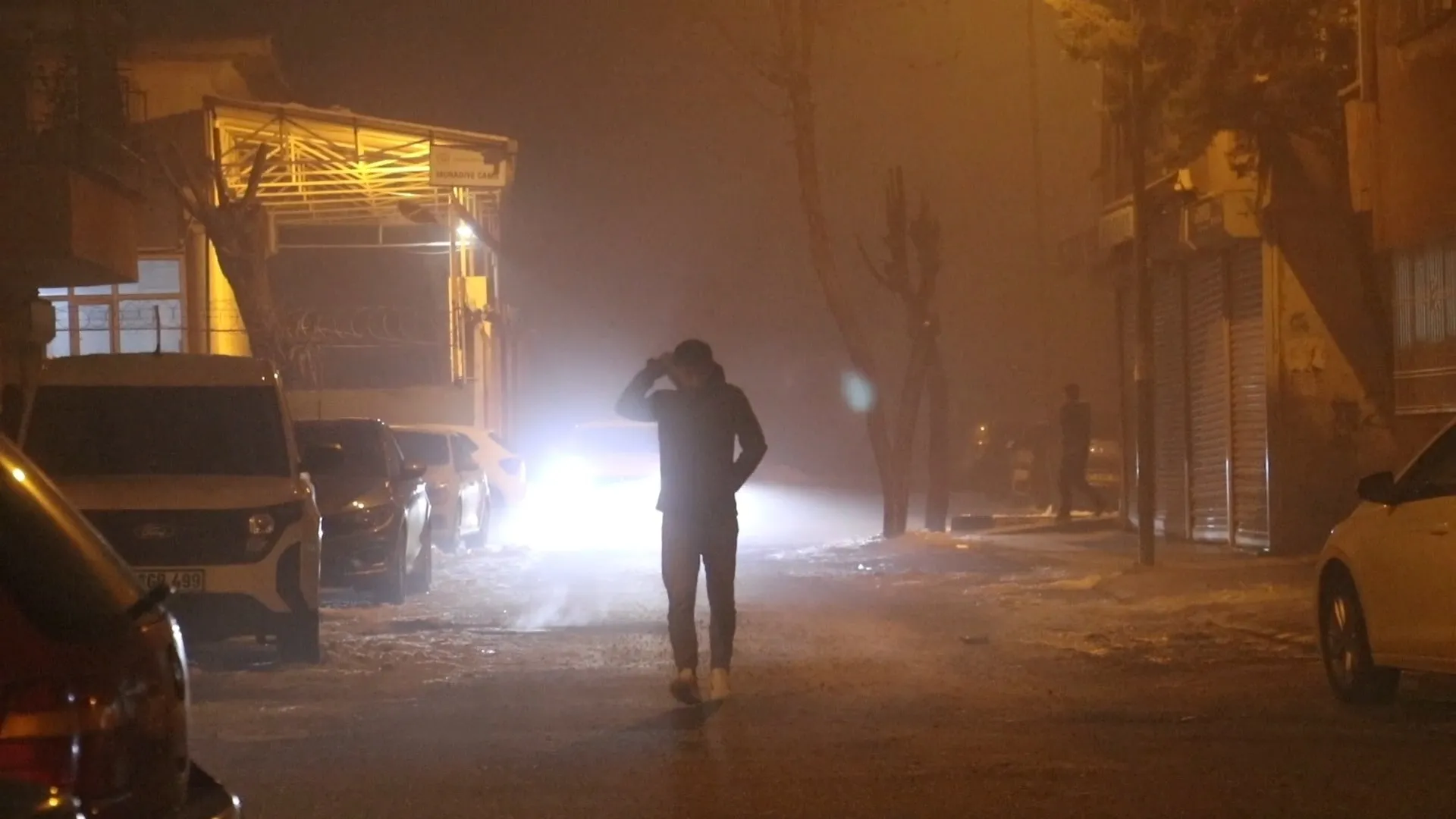 Diyarbakır'da sis alarmı: Görüş mesafesi 10 metreye düştü uçuşlar iptal edildi