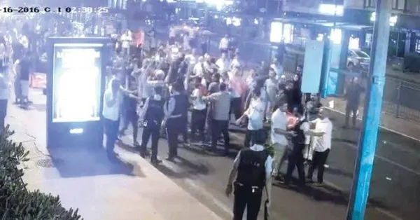 15 Temmuz'da mücadeleye katılan Cengizhan Taşkıran yaşadıklarını anlattı! Aşık olduğum üniformayla millete kurşun sıktılar - 2