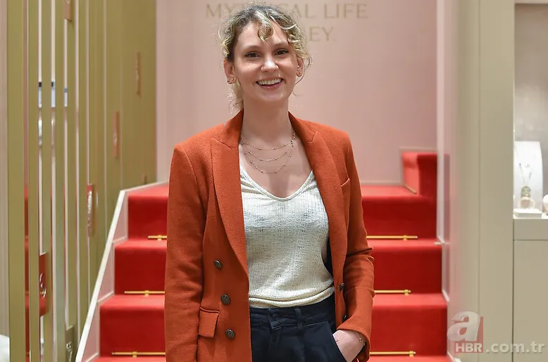 Farah Zeynep Abdullah’ın hadsiz sözlerine sosyal medyada tepki yağdı! "Ekranda görmek istemiyoruz" 5