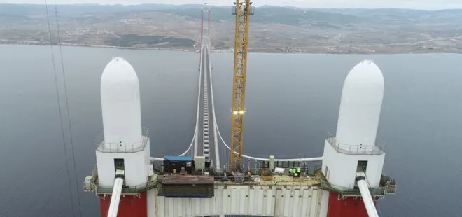 1915 Çanakkale Köprüsü’nün simgesi top figürleri yerleştirildi