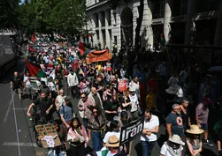 Londra'da Filistin'e destek yürüyüşü: "İsrail'e yaptırım uygulanması" talep edildi