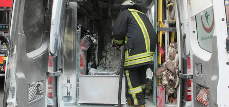 Hasta taşıyan ambulansta yangın
