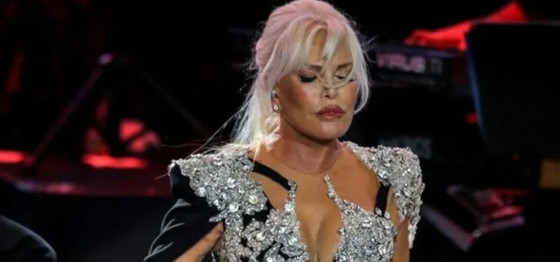 ajda pekkan dan takipcilerine koronavirus mesaji onlari unutmayalim