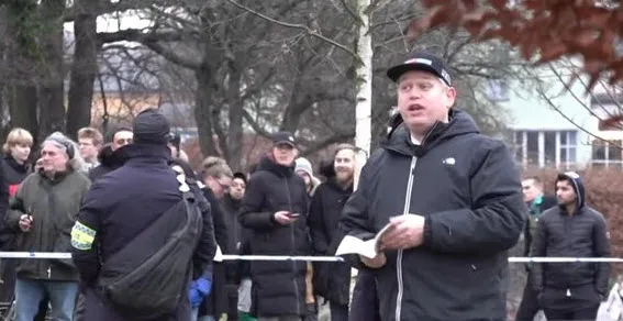 İsveç’te Kur’an-ı Kerim’in yakılması Lübnan ve Yemen’de de protesto edildi! Başkan Erdoğan’a teşekkür ettiler