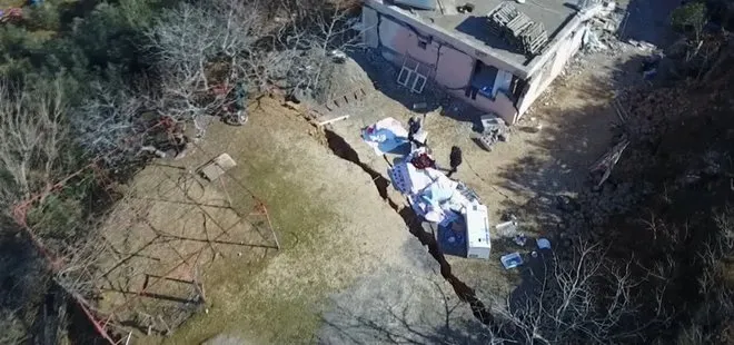 Gaziantep'te dehşete düşüren kare! Deprem köyü ortadan ikiye böldü