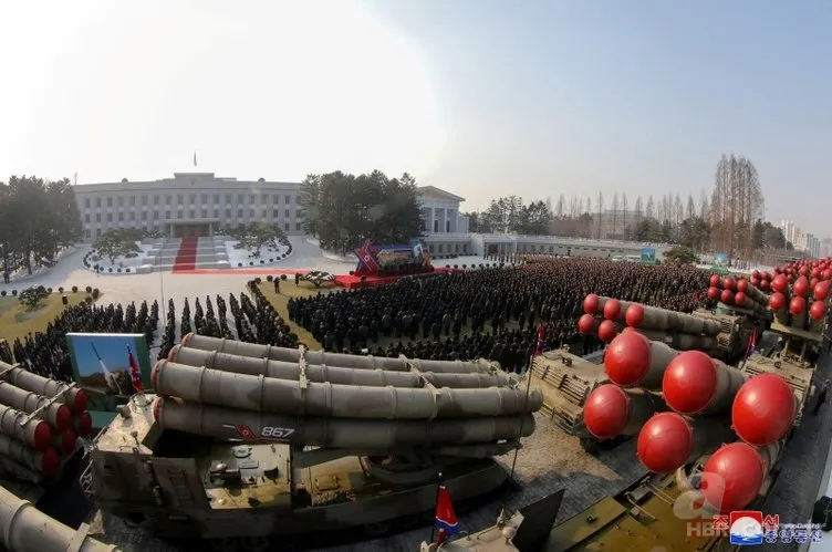 Kuzey Kore yeni yıla füze denemesi ile girdi! Bu kez havai fişek yerine füze fırlattılar 6