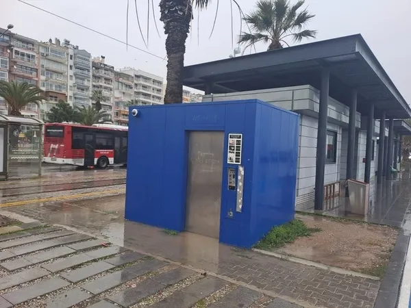 CHP’li Tunç Soyer İzmirli vatandaşların derdini yine unuttu! 40 tuvalet için 43 milyon ödenecek