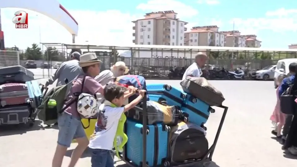 Sınır kapılarında dönüş yoğunluğu!