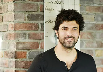 Engin Akyürek ve Cansu Dere aşk mı yaşıyor?