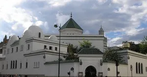 Fransa’da 4 cami kapatıldı
