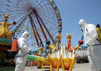 Lunapark ve tematik parklar açıldı