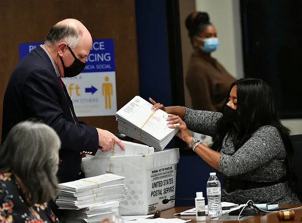 Trump Biden kapışmasında son nokta! ABD’de 140 Cumhuriyetçi seçim oylarını...