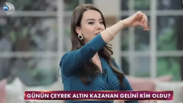 gelinim-mutfakta-26-aralik-puan-durumu-gelinim-mutfakta-bugun-kim-birinci-oldu-ceyrek-altini-hangi-gelin-kazan-1672041851961.jpeg Gelinim Mutfakta 27 ARALIK PUAN DURUMU: Gelinim Mutfakta bugün kim birinci oldu, çeyrek altını hangi yarışmacı kazandı? - 1