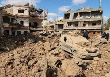 Beyrut’ta çadır kentler çamur altında